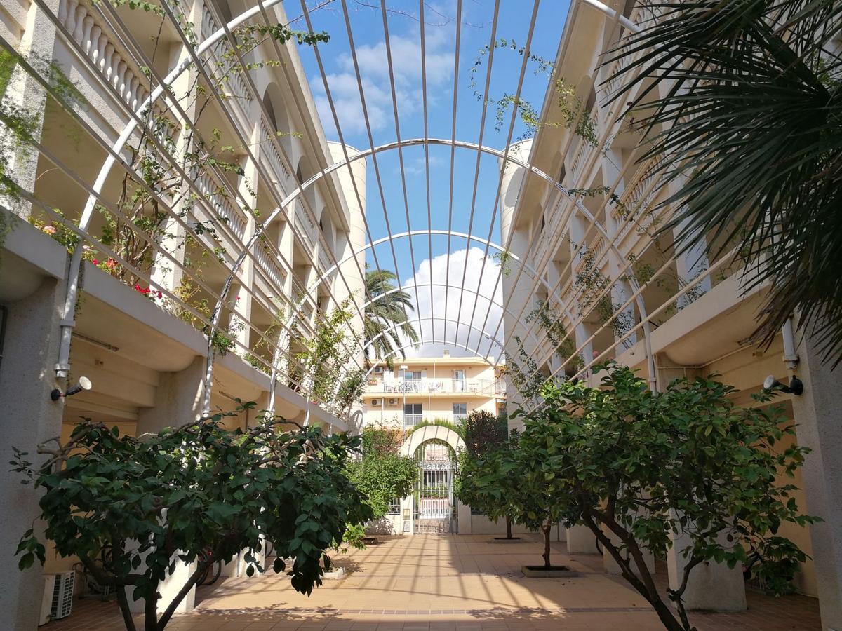 וילאפורטוני Apartamentos Versailles מראה חיצוני תמונה
