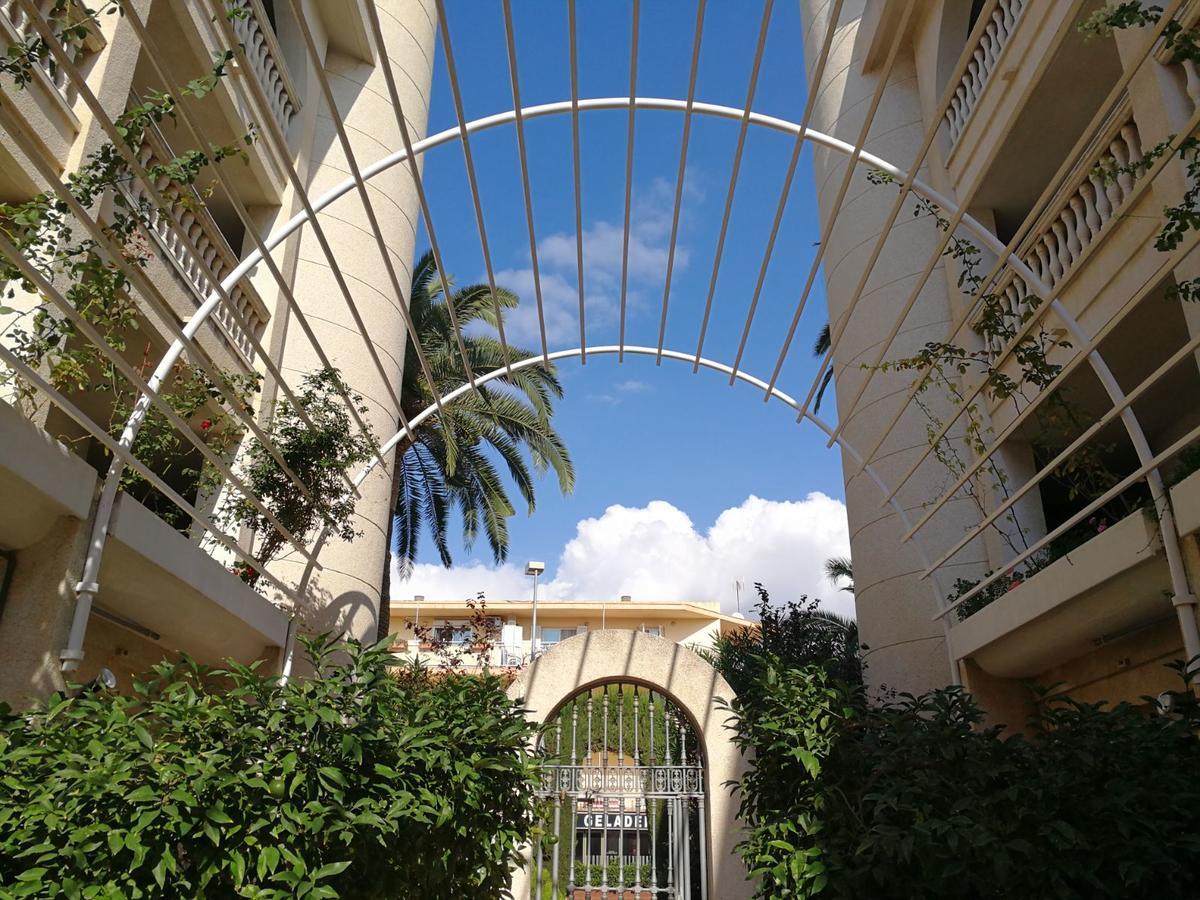 וילאפורטוני Apartamentos Versailles מראה חיצוני תמונה